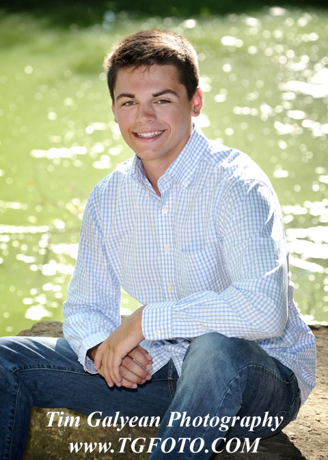 saint,thomas,aquinas,senior,picture,guy,overland,park,ks,olathe,st,james,academy,rockhurt,kansas city,portraits,when,to,do,senior,photos,